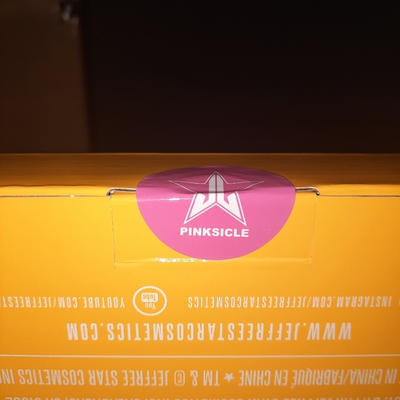 Exclusive Jeffree Star Mirror - Picture 2 of 2